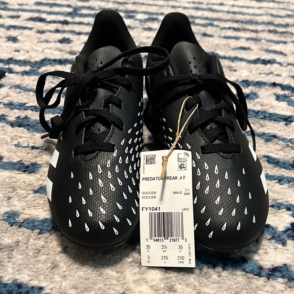 Adidas Predator Freak.4 Soccer cleats